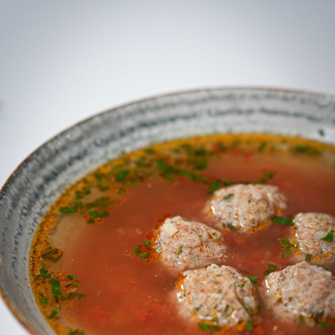 Ciorbă de perișoare cu aromă autentică – rețeta mea preferată, îmbogățită cu mirodenii Fuchs